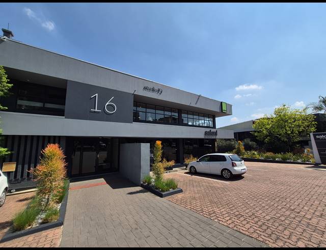 980M² SHOWROOM TO LET IN KRAMERVILLE